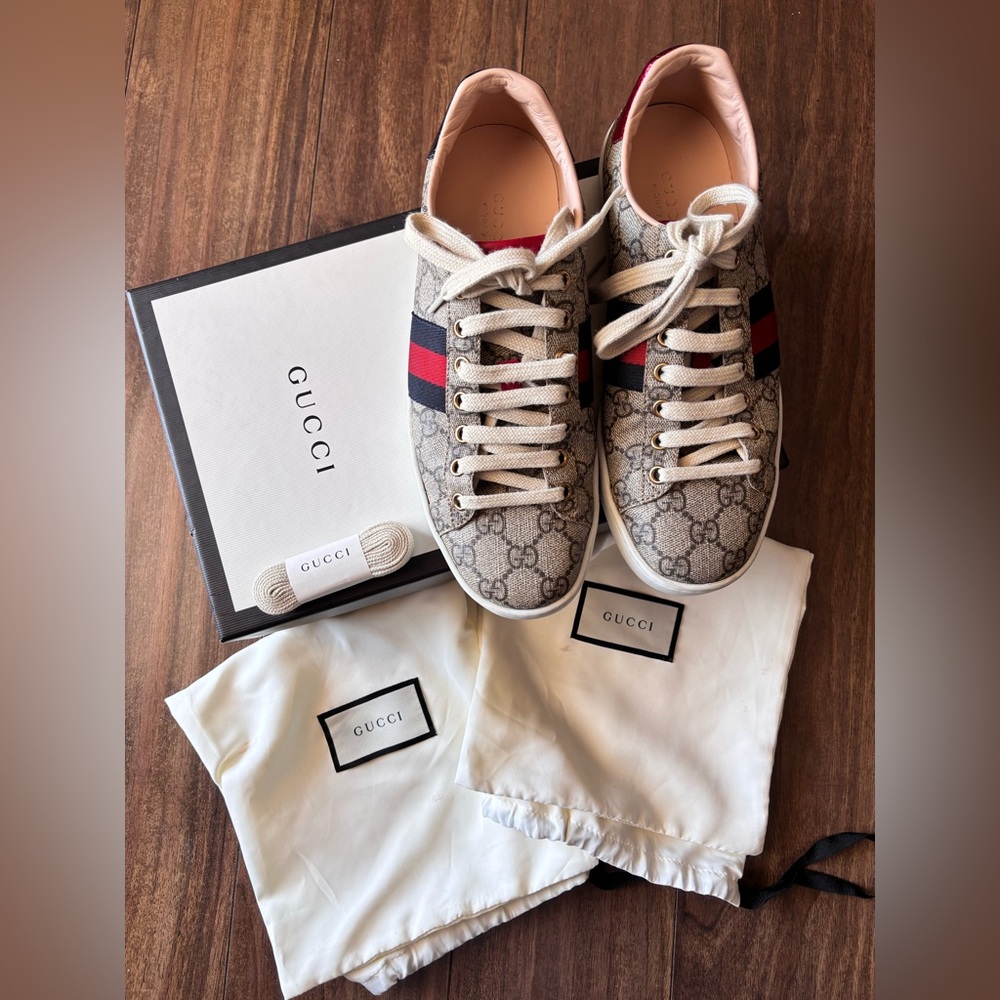 Gucci Beige GG Supreme Sneakers